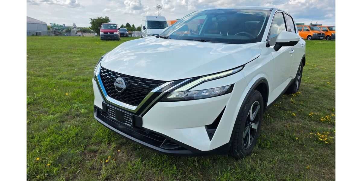 Nissan Qashqai 25.720 km 22.880 € Leipzig 04318