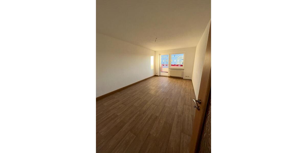 Wunderschöne 3-RW mit Einbauküche 3 zimmer