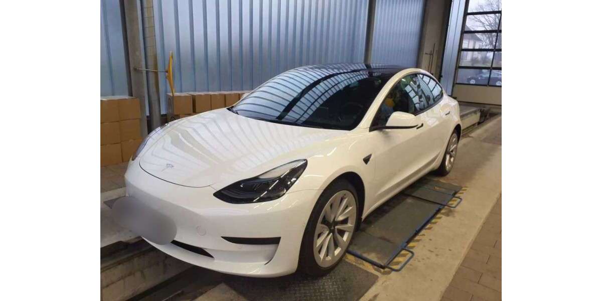 Tesla Model 3 52.165 km 26.000 &euro; Eitorf 53783