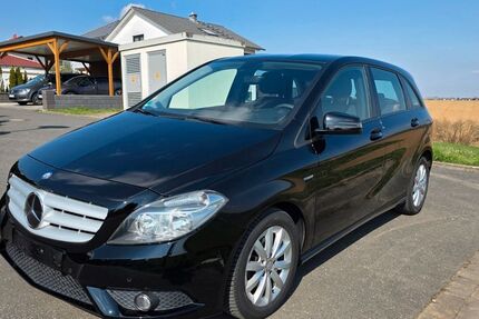 Mercedes-Benz B 180 87.553 km 9.950 &euro; Kitzingen 97318