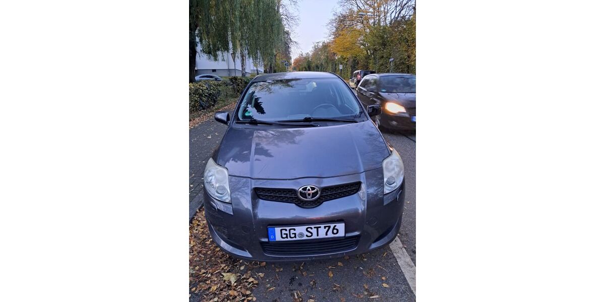 Toyota Auris 193.254 km 3.800 &euro; Hamburg 20539