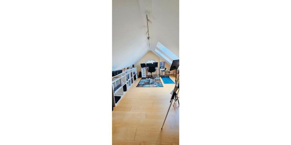 Dachgeschoßwohnung München Thalkirchen-Obersendling-Forstenried-Fürstenried-S - 2.5 Zimmer, 67 m&sup2;, 1.780&euro; | Angebot:26670272