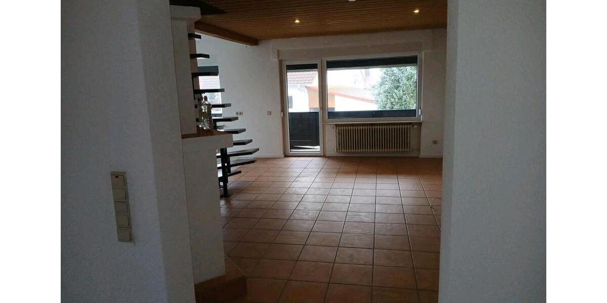 Maisonettenwohnung Maikammer - 4 Zimmer, 140 m&sup2;, 1.600&euro; | Angebot:26412990