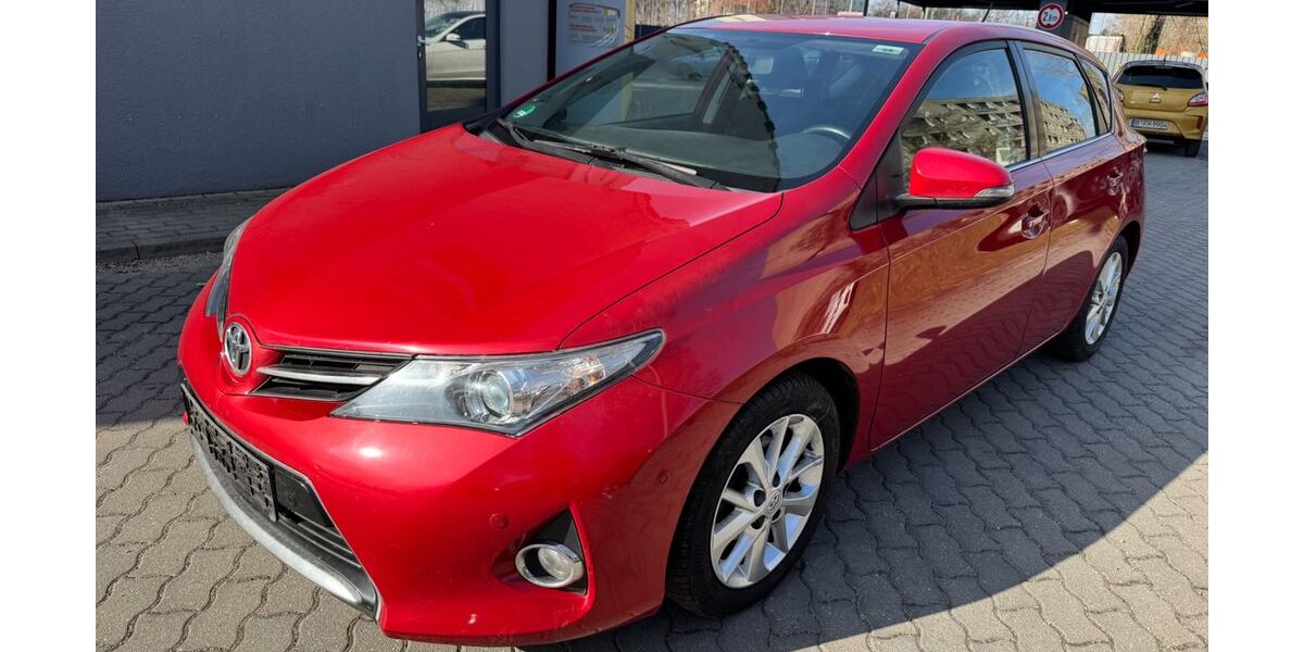 Toyota Auris 120.000 km 8.299 &euro; Berlin 13055