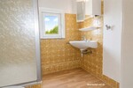 Ihr Deal: 3 Häuschen, 3 Garagen, bis zu 5 WE, davon nur 2 vermietet. HEIZUNG IST NEU! - Mehrfamilienhaus, Wohnhaus Schmitten | Angebot:26781264