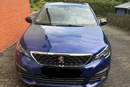 Peugeot 308 136.000 km 9.900 &euro; Paderborn 33104