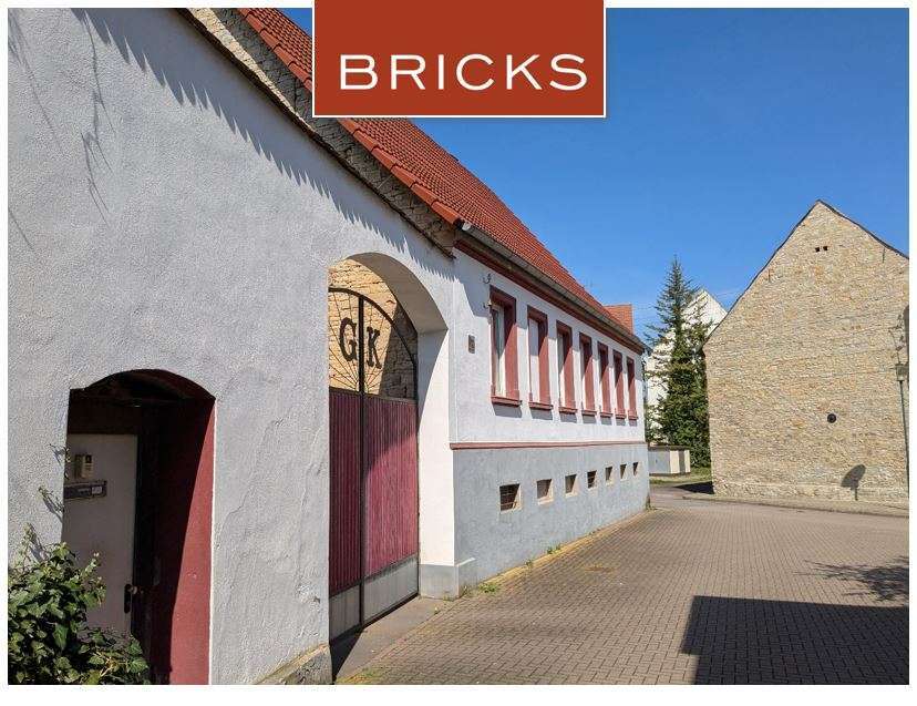 Haus zum Kaufen in AtzendorfStaßfurt 225.000 € 240 m²