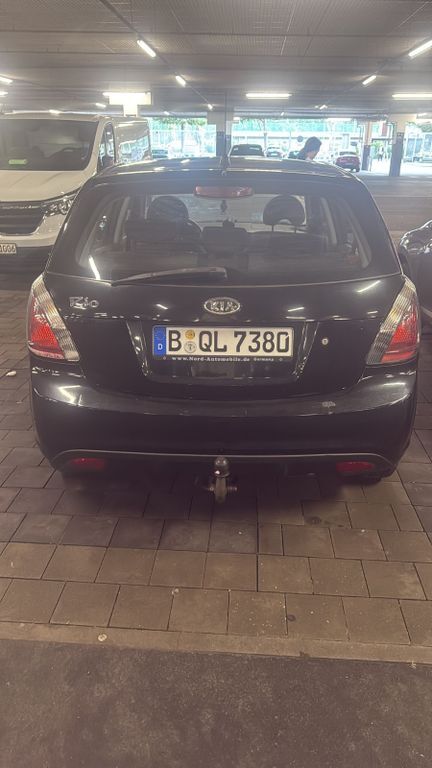 Kia Rio 180.000 km 2.000 € Berlin 13051