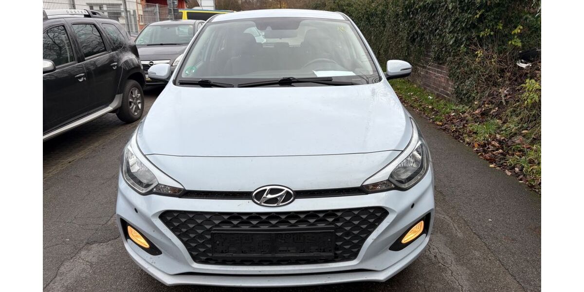 Hyundai i20 136.000 km 7.299 &euro; Bottrop 46238