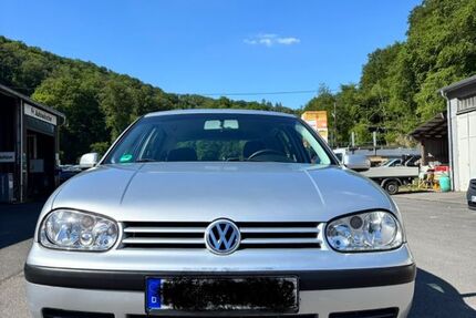 VW Golf 103.000 km 1.700 &euro; Asbach 53567