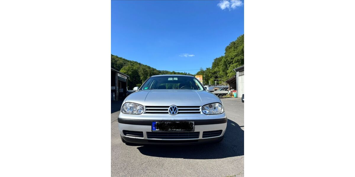 VW Golf 103.000 km 1.700 &euro; Asbach 53567
