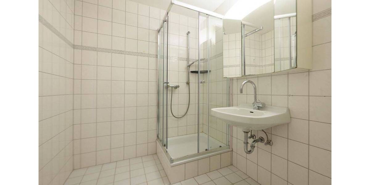 Etagenwohnung Saarbrücken St Johann - 3 Zimmer, 80 m&sup2;, 750&euro; | Angebot:26867085