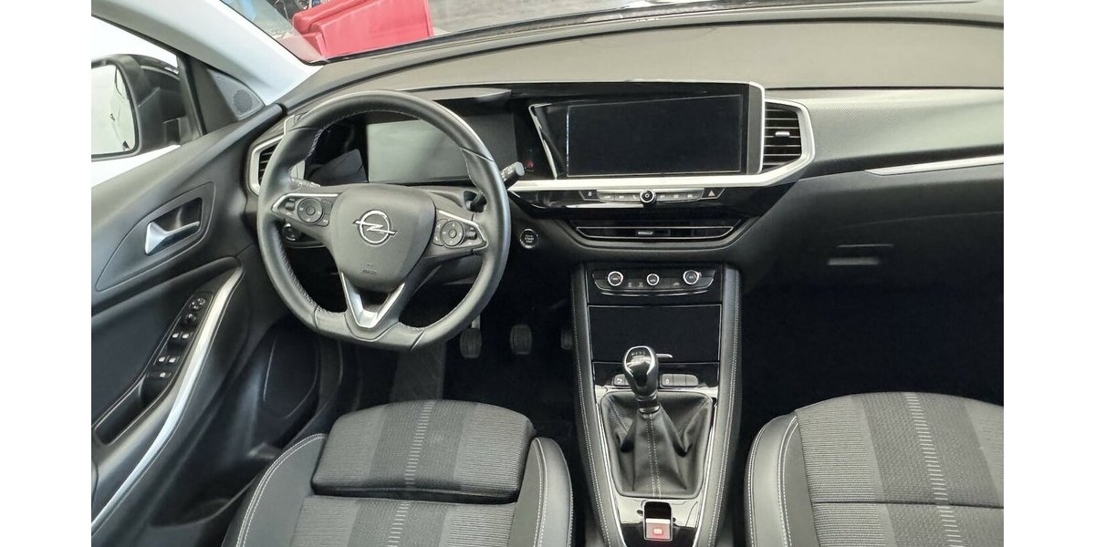Opel Grandland 1.2 Turbo Elegance CarPlay FULL LED 30.756 km 16.830 &euro; Lich 35423