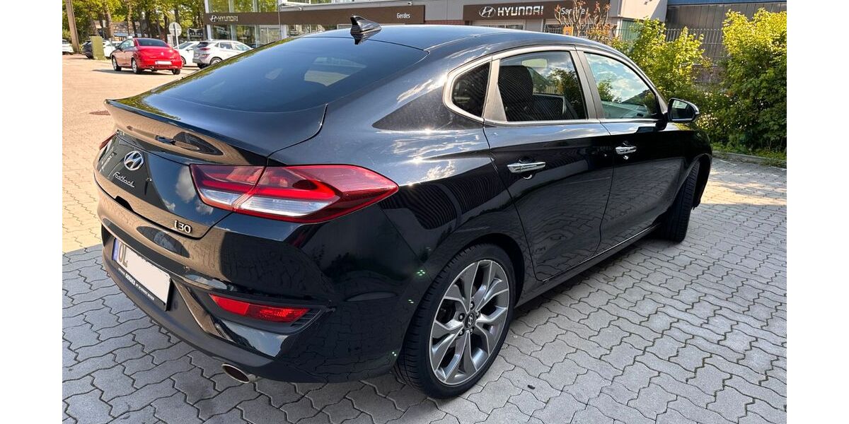 Hyundai i30 98.000 km 15.950 &euro; Oldenburg 26123