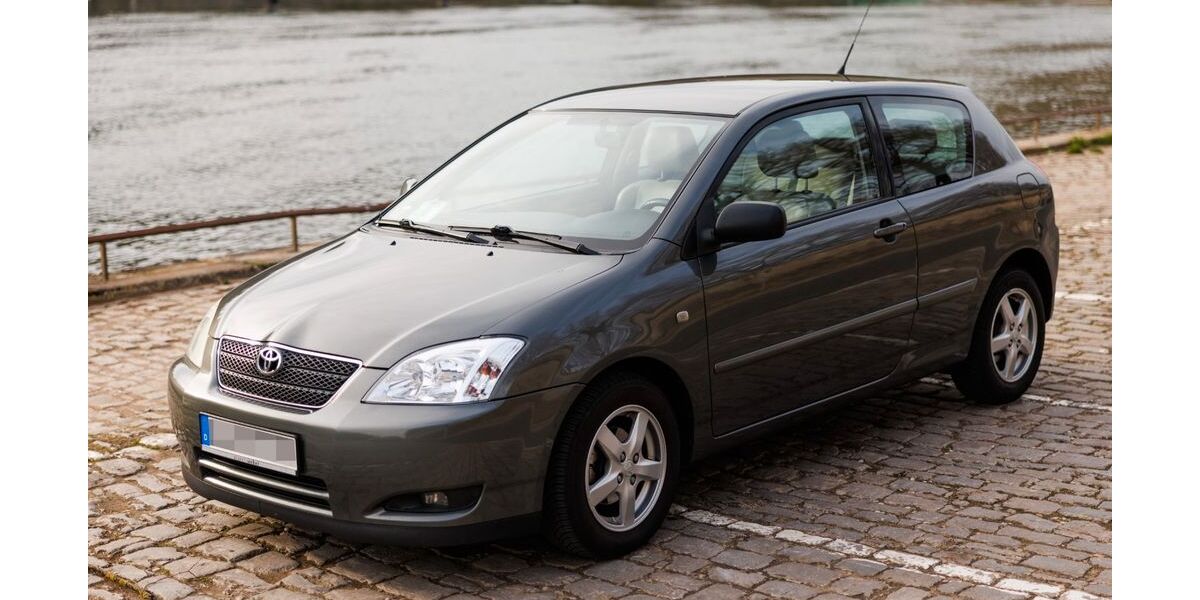 Toyota Corolla 228.200 km 4.500 &euro; Würzburg 97070