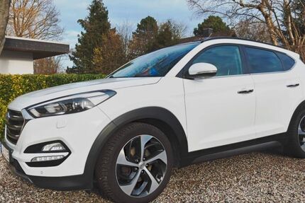 Hyundai TUCSON 99.000 km 14.990 &euro; Grömitz 23743