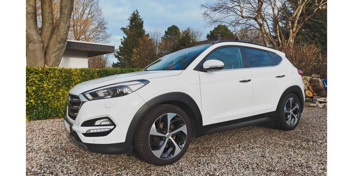 Hyundai TUCSON 99.000 km 14.990 &euro; Grömitz 23743