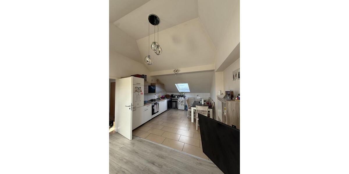 Dachgeschoßwohnung Gernsheim - 3 Zimmer, 78 m&sup2;, 850&euro; | Angebot:26201756
