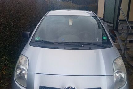 Toyota Yaris 147.000 km 3.200 &euro; Friedrichshafen 88048
