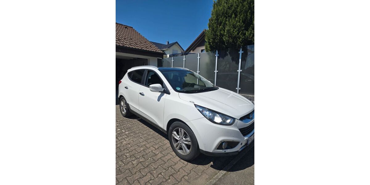 Hyundai ix35 163.000 km 8.200 &euro; Tettnang 88069