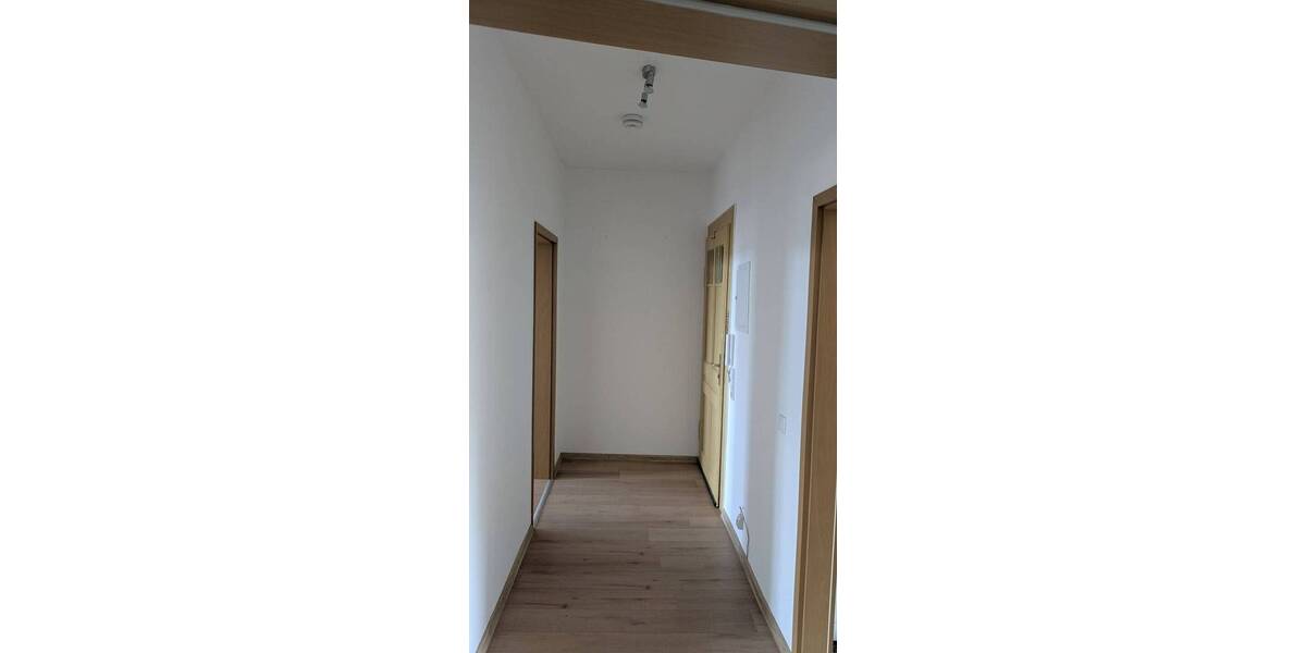 Etagenwohnung Weißenfels - 2 Zimmer, 65 m&sup2;, 450&euro; | Angebot:26438046
