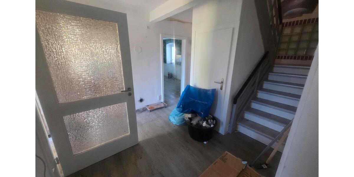Einfamilienhaus Helmbrechts - 10 Zimmer, 200 m&sup2;, 170.000&euro; | Angebot:24239247