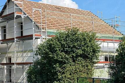 Platz zum Wohlfühlen: Neubau-Einfamilienhaus mit 6 Zimmern & 2 Bädern - in ruhiger, schulnaher Lage 6 zimmer