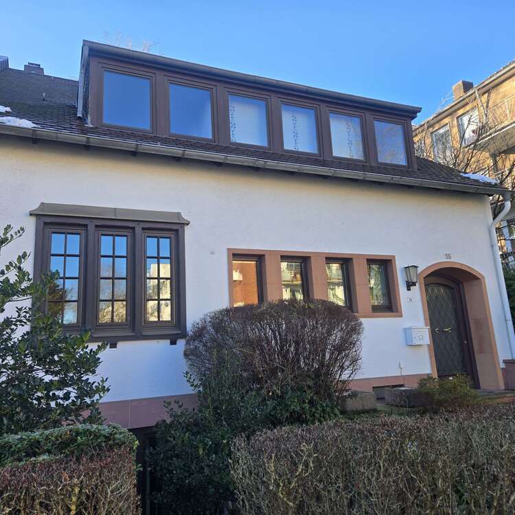 Haus zum Kaufen in Düsseldorf 1.950.000 € 249 m²