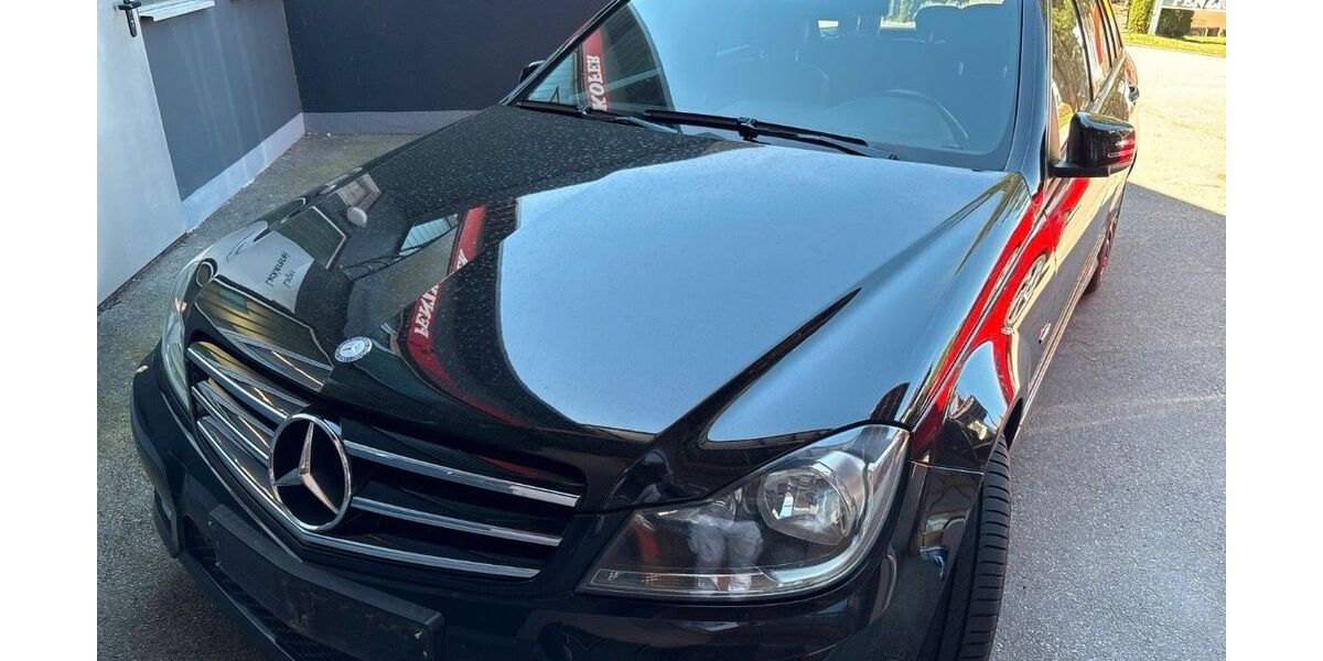 Mercedes-Benz 220 171.000 km 9.800 &euro; Regen 94209