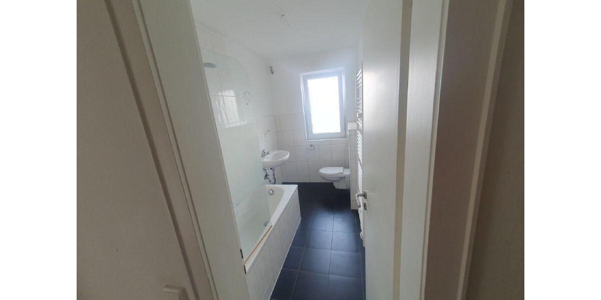 Etagenwohnung Remscheid Lüttringhausen - 4 Zimmer, 84 m&sup2;, 584&euro; | Angebot:23619680