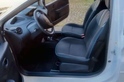 Renault Twingo 155.000 km 2.690 &euro; Neversdorf 23816