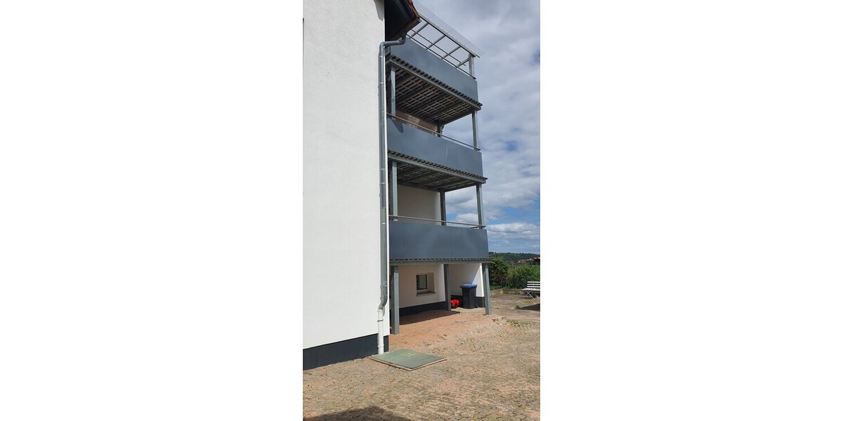 Heringen-Widdershausen, 2 ZKB im DG + Balkon - Dachgeschoßwohnung Heringen (Werra) Widdershausen | Angebot:26179802
