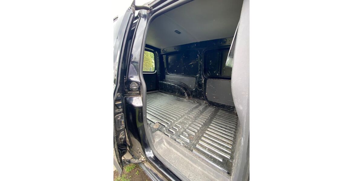 VW Caddy Maxi 215.000 km 4.999 &euro; Lauenburg 21481