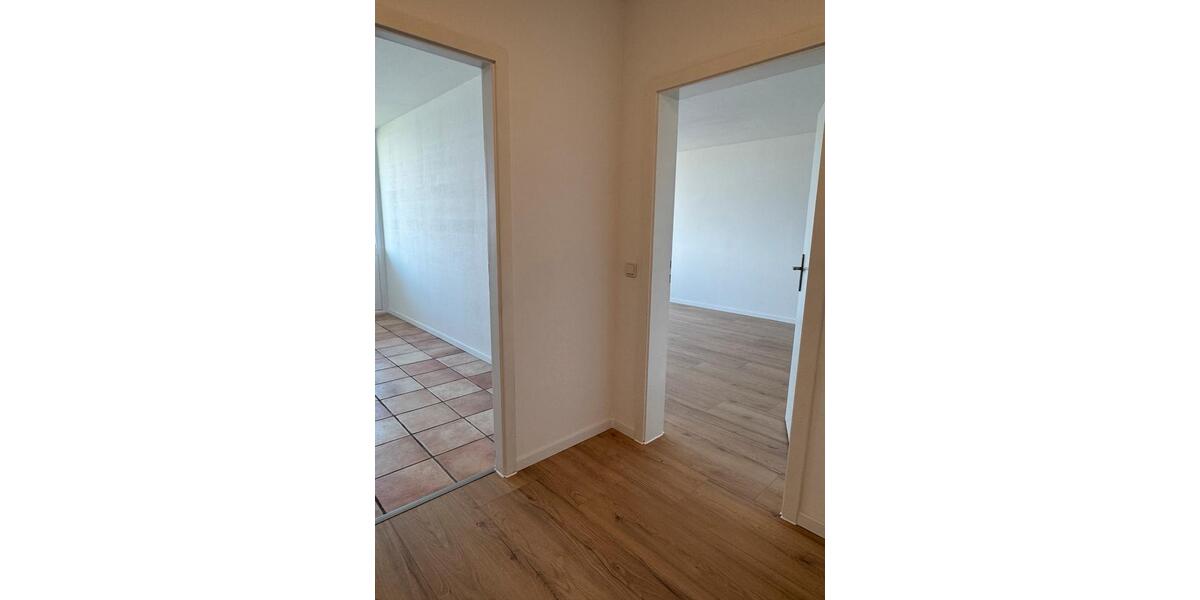 Etagenwohnung Sankt Augustin - 2 Zimmer, 72 m&sup2;, 1.300&euro; | Angebot:25967653