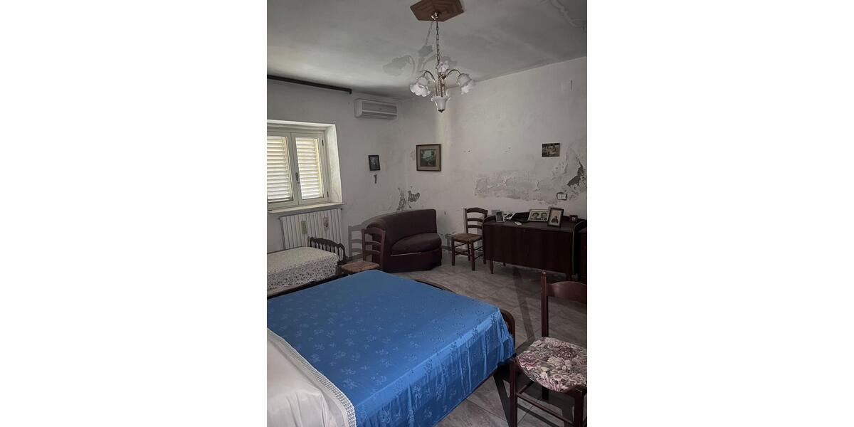 Erdgeschoßwohnung Tuttlingen - 4 Zimmer, 180 m&sup2;, 25.000&euro; | Angebot:27081577