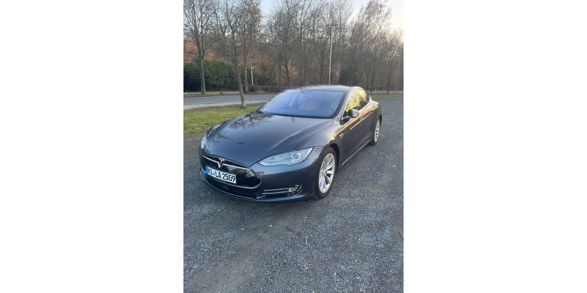 Tesla Model S 164.800 km 17.500 &euro; Alfeld 31061