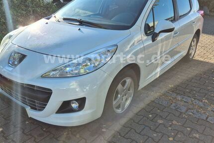 Peugeot 207 141.447 km 3.999 &euro; Nürtingen/Airport Stuttgart 72622