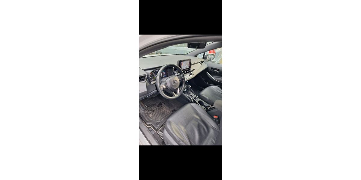 Toyota Corolla 154.000 km 14.900 &euro; Berlin 12055