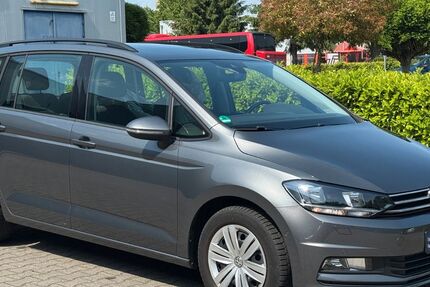 VW Touran 136.311 km 17.900 &euro; Alsdorf 52477