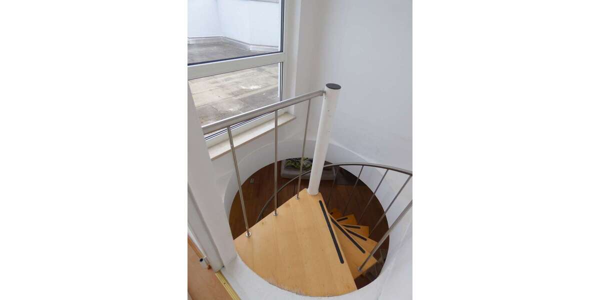 XXL Dachterrasse für Ihr summer feeling! Maisonette Wohnung in Untermenzing - Dachgeschoßwohnung München Allach-Untermenzing | Angebot:26441369