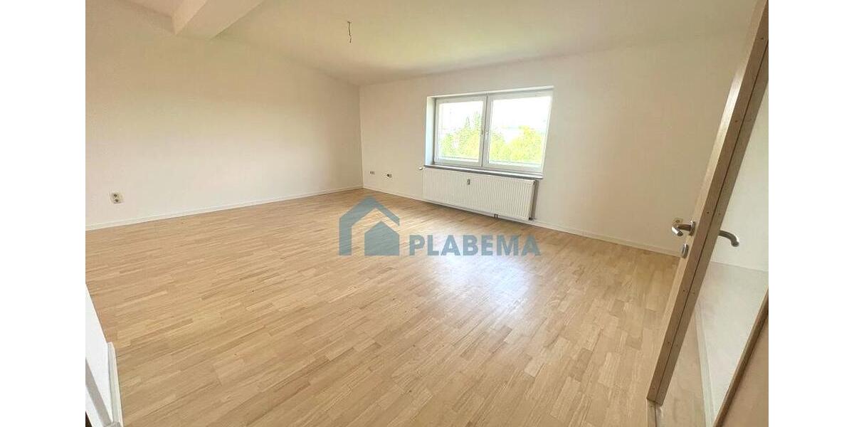 Dachgeschoßwohnung Schwerin - 4 Zimmer, 105 m&sup2;, 1.417&euro; | Angebot:26645278