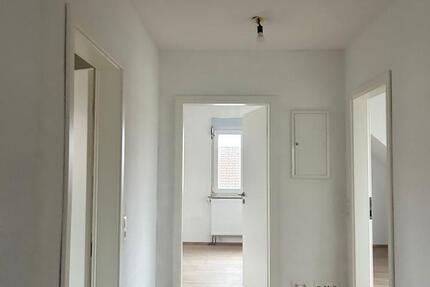 Kernsarnierte 3-Zimmer-Dachgeschosswohnung – ca. 70 m² 3 zimmer