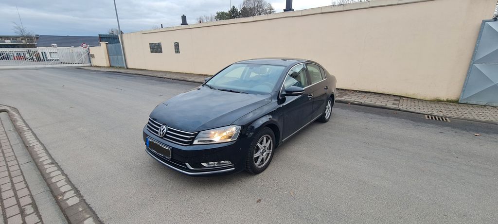 VW Passat 119.400 km 10.990 &euro; Aachen 52068