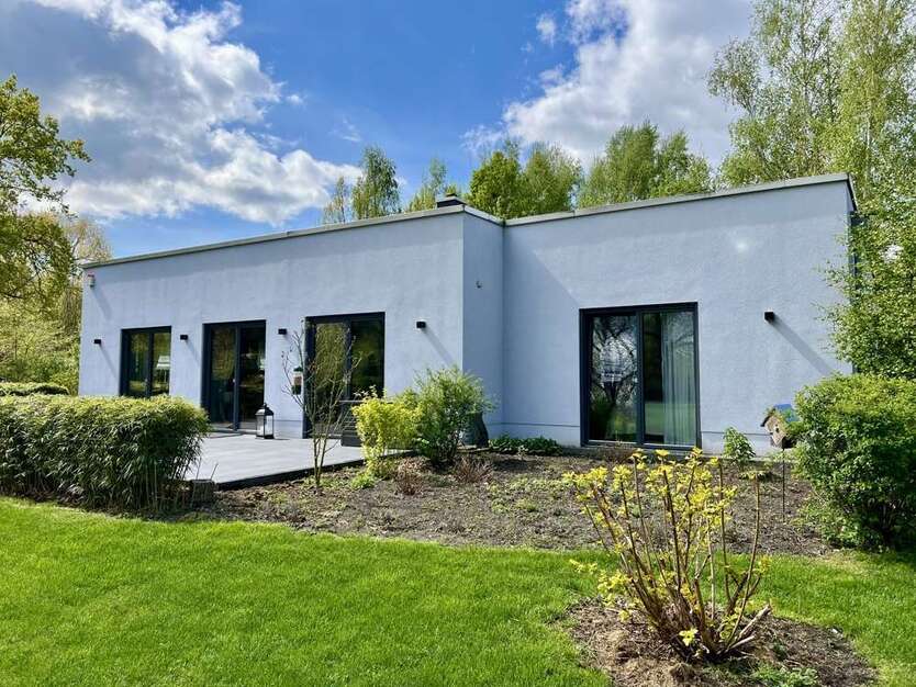 Haus zum Kaufen in Pouch 670.000 € 154 m²