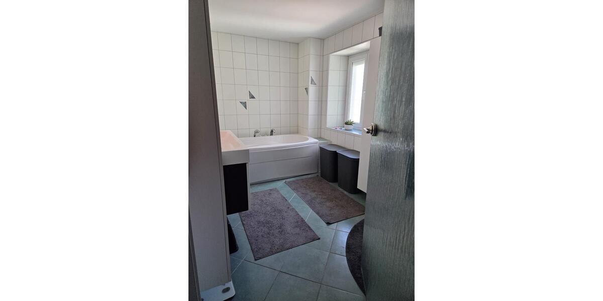 Etagenwohnung Wilhermsdorf - 4 Zimmer, 150 m&sup2;, 1.140&euro; | Angebot:26310229