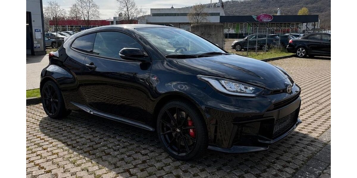 Toyota Yaris 13.000 km 46.750 &euro; Bückeburg 31675