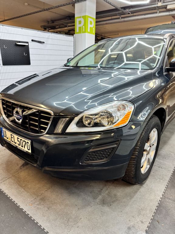 Volvo XC60 192.300 km 9.400 € Ulm 89073