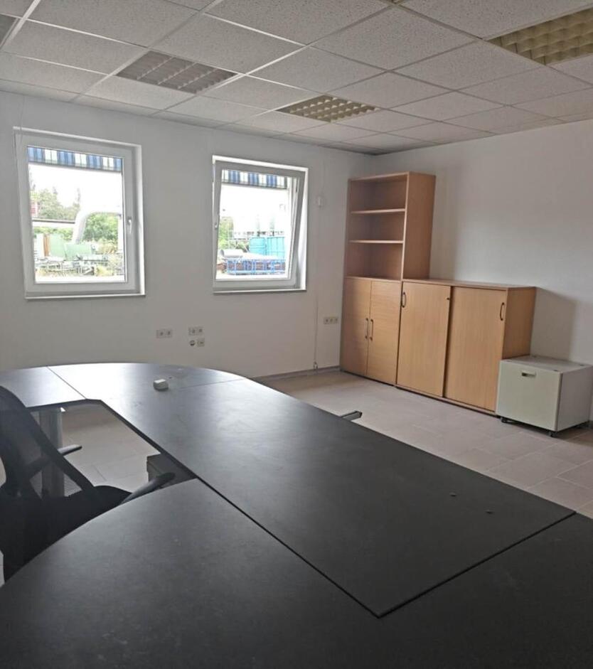 Neues Büro + Lager Wifi Tor & Tür 24hrs Kamerasteuerung