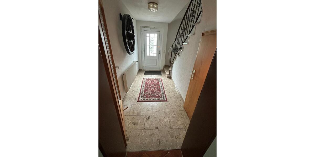 Provisionsfrei: Mehrgenerationenhaus mit separaten Wohnungen zimmer