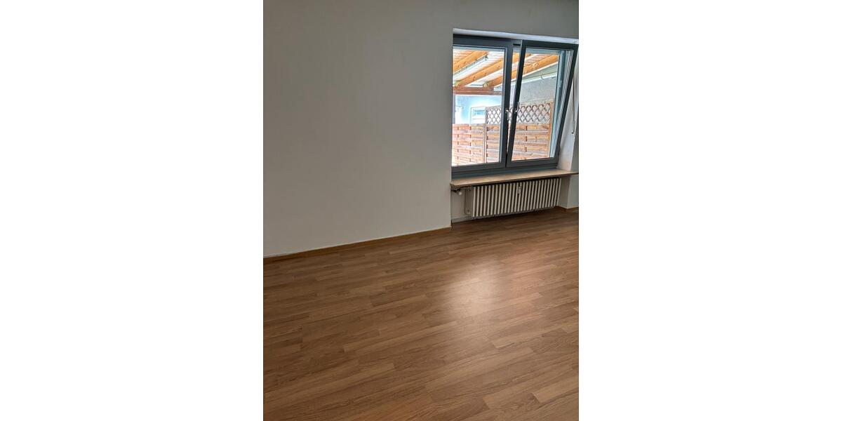 Erdgeschoßwohnung Geisenfeld - 4 Zimmer, 100 m&sup2;, 1.100&euro; | Angebot:25935693
